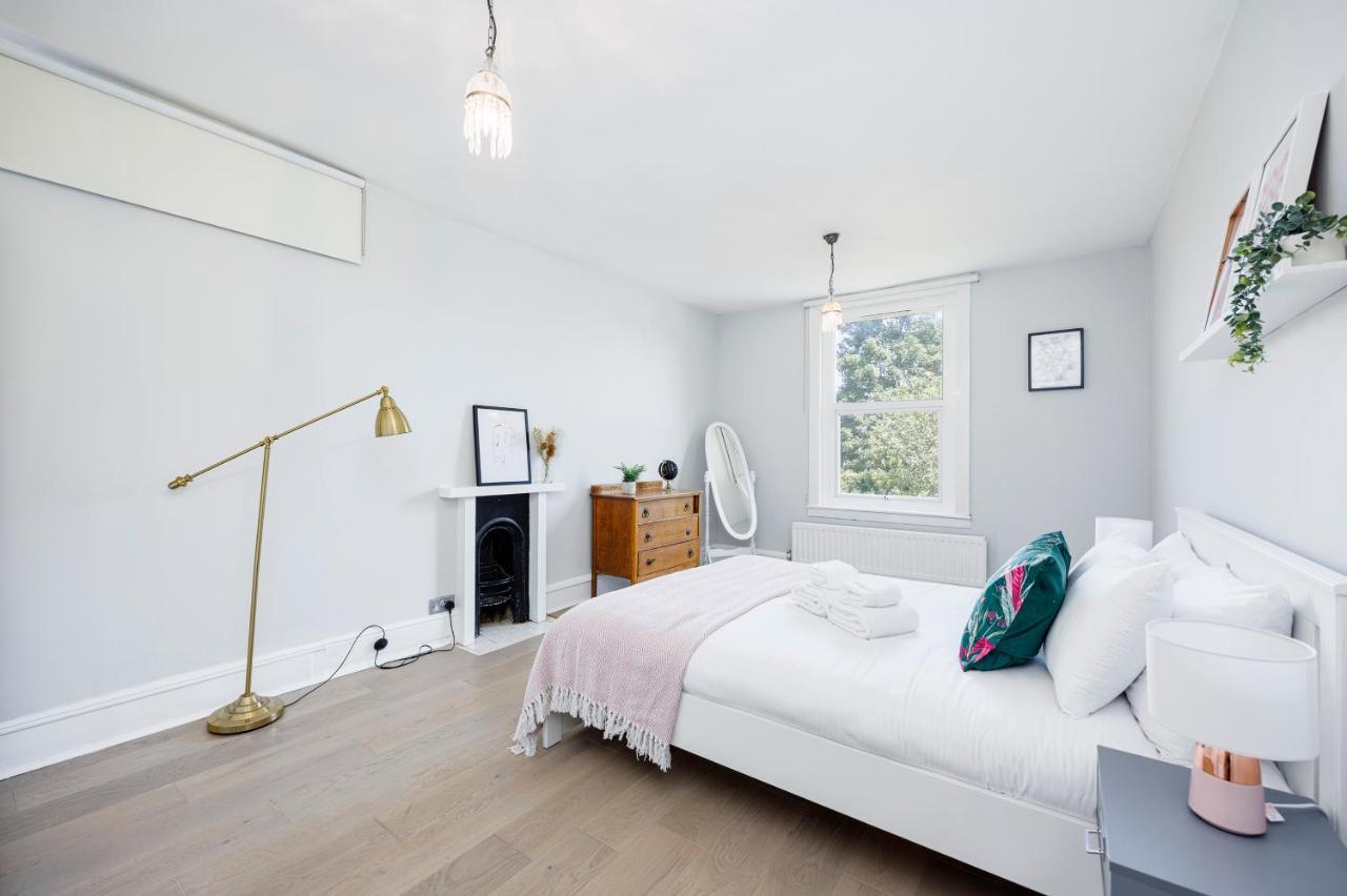 Welcomestay Colliers Wood Two Bed Apartment - Home Away From Home Londres Exterior foto